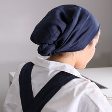 Load image into Gallery viewer, Knot a scarf