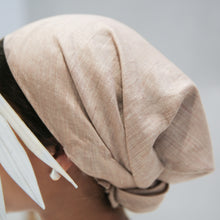 Load image into Gallery viewer, Knot a scarf